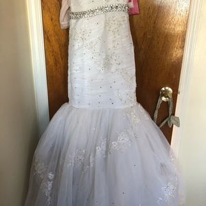 Wedding dress